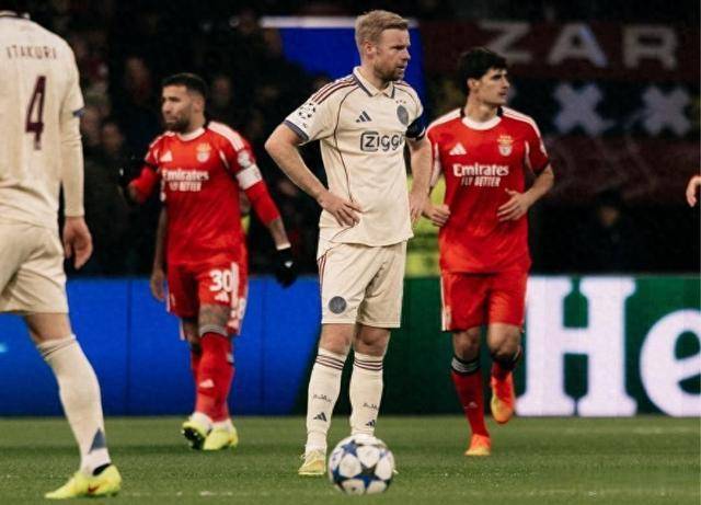 杏彩体育-关于转折点！本菲卡刷新队史纪录，欧冠赛后攻防权衡，压力陡增，心理建设被强调的信息